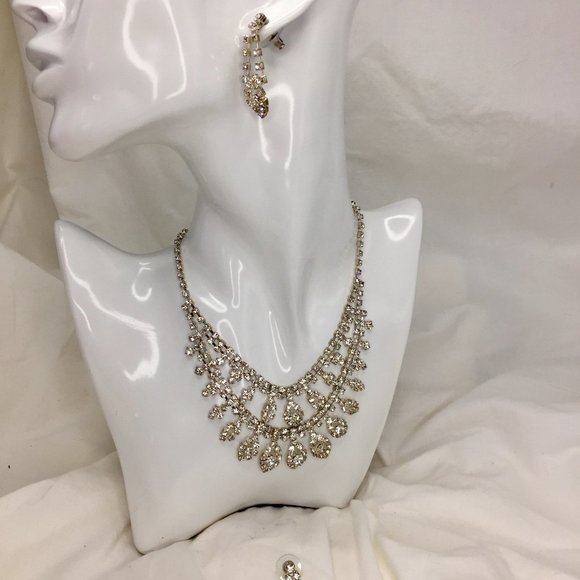 Vintage Crystal/Rhinestone Earrings & Necklace Set - Gorgeous! - Picture 4 of 8